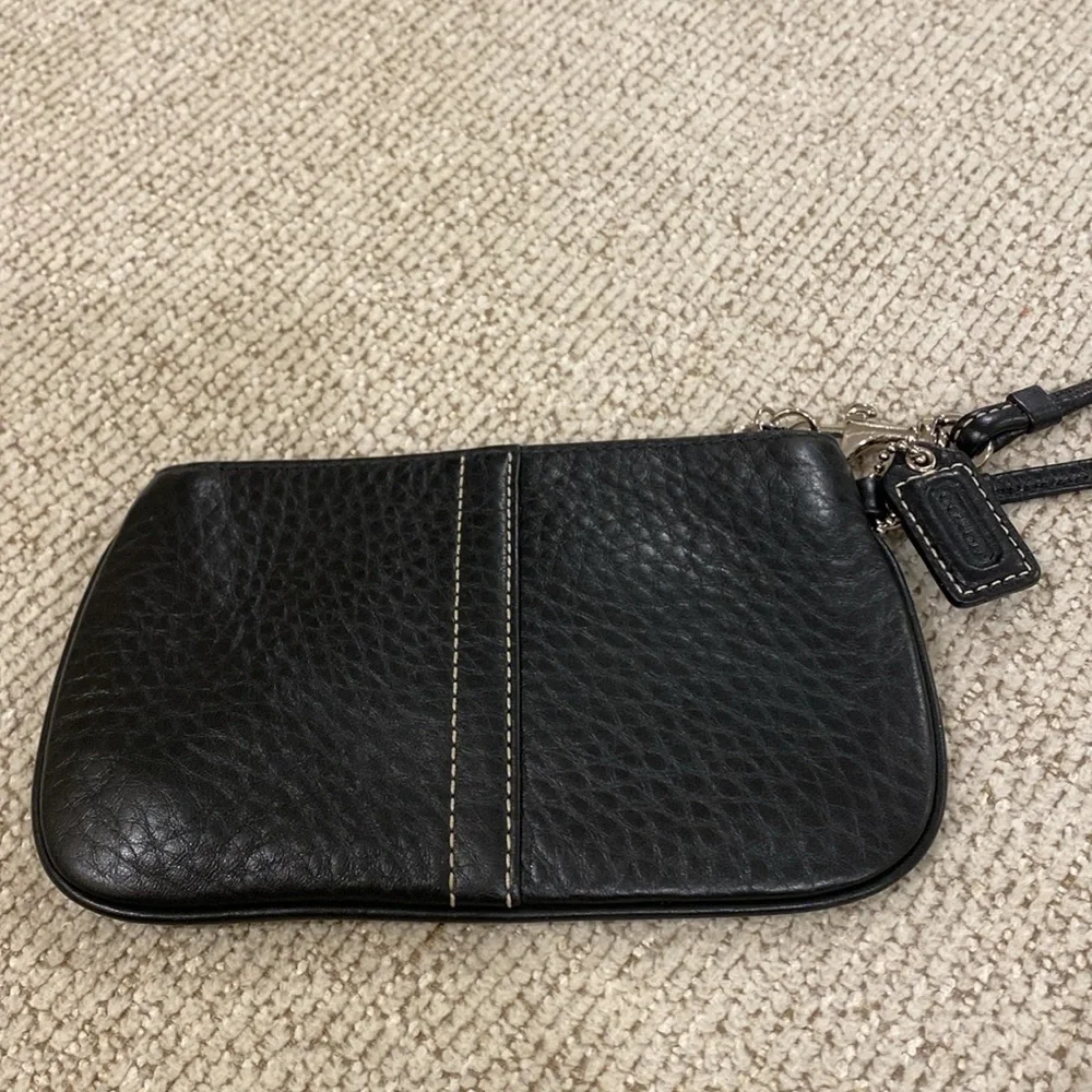 Vintage Pebbled Leather Coach wristlet